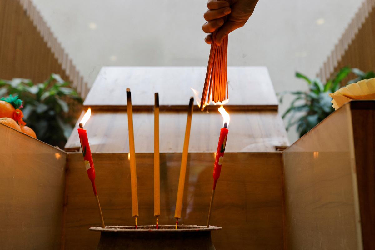 ‘So Many Bodies Piled Up’: Hong Kong Funeral Services Overwhelmed by COVID-19