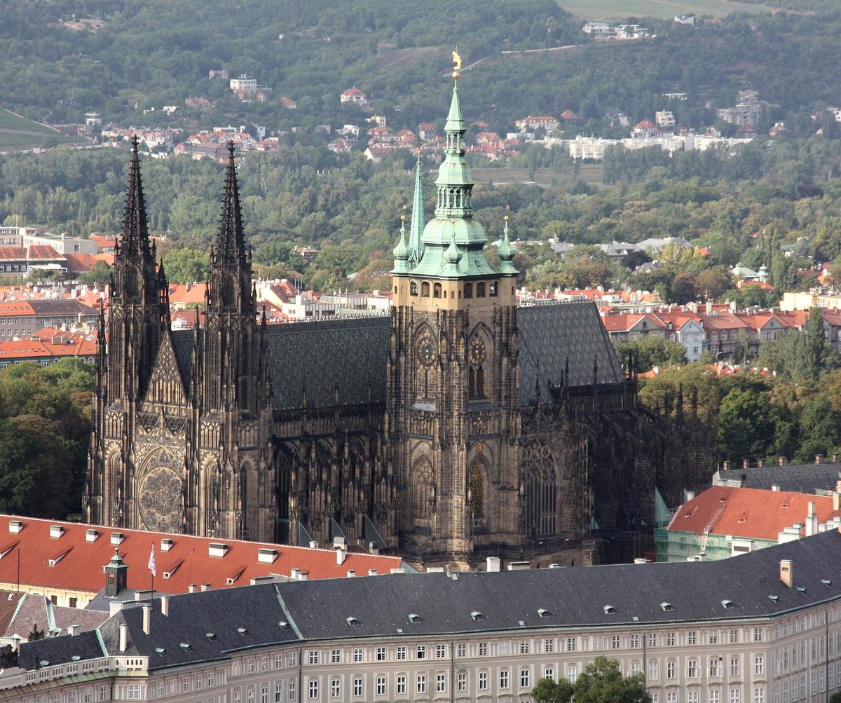 An aerial view of the St Vitus Cathedral in Prague. The light green copper spire was added during the Baroque period. (Otourly/CC BY-SA 4.0)