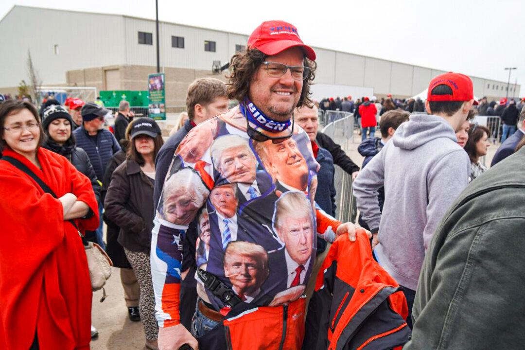 Trump Stumps for State Candidates in Overflowing Michigan Rally