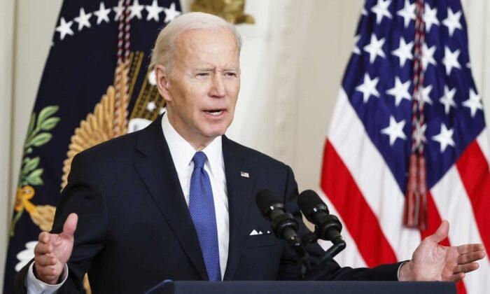 Biden Extends Pause on Student Loan Payments Through August