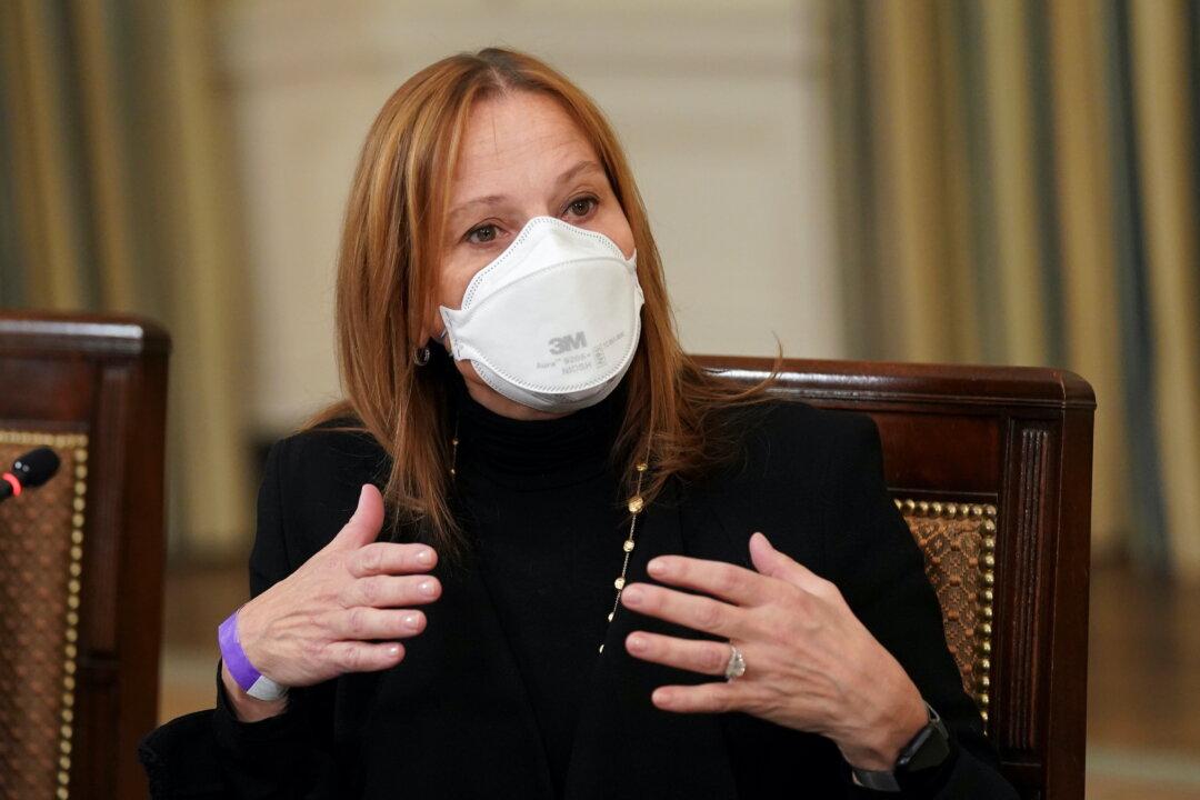 Biden Administration Holds EV Industry Meeting With Musk, Barra