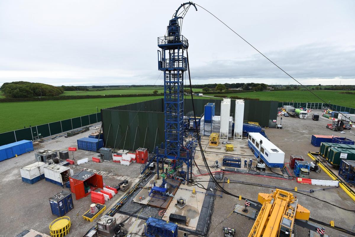 UK Government Lifts Fracking Ban as 'Inconclusive' Geological Report Published