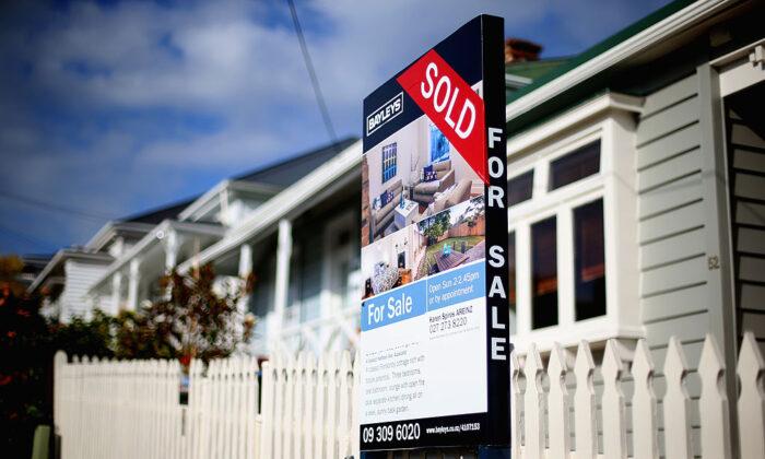 'Rapid Decline': New Zealand House Prices See Largest Quarterly Drop in Over a Decade