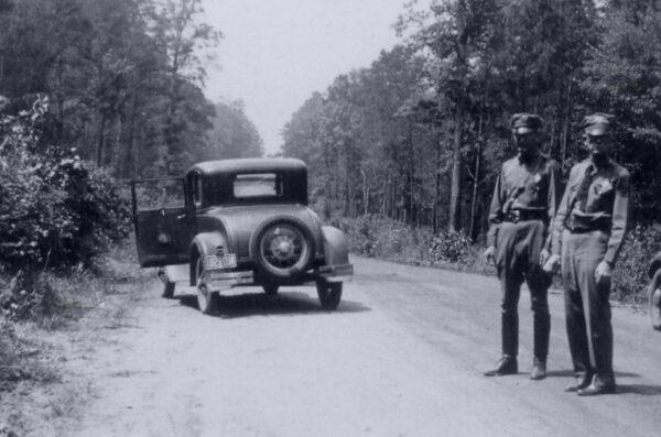 The road ended here for Bonnie and Clyde. (Public Domain)