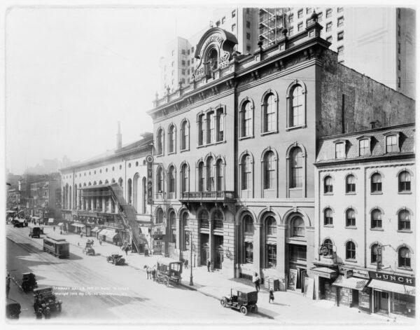 Tammany Hall on 14th St. West, New York City, 1914. (Library of Congress / Public Domain)