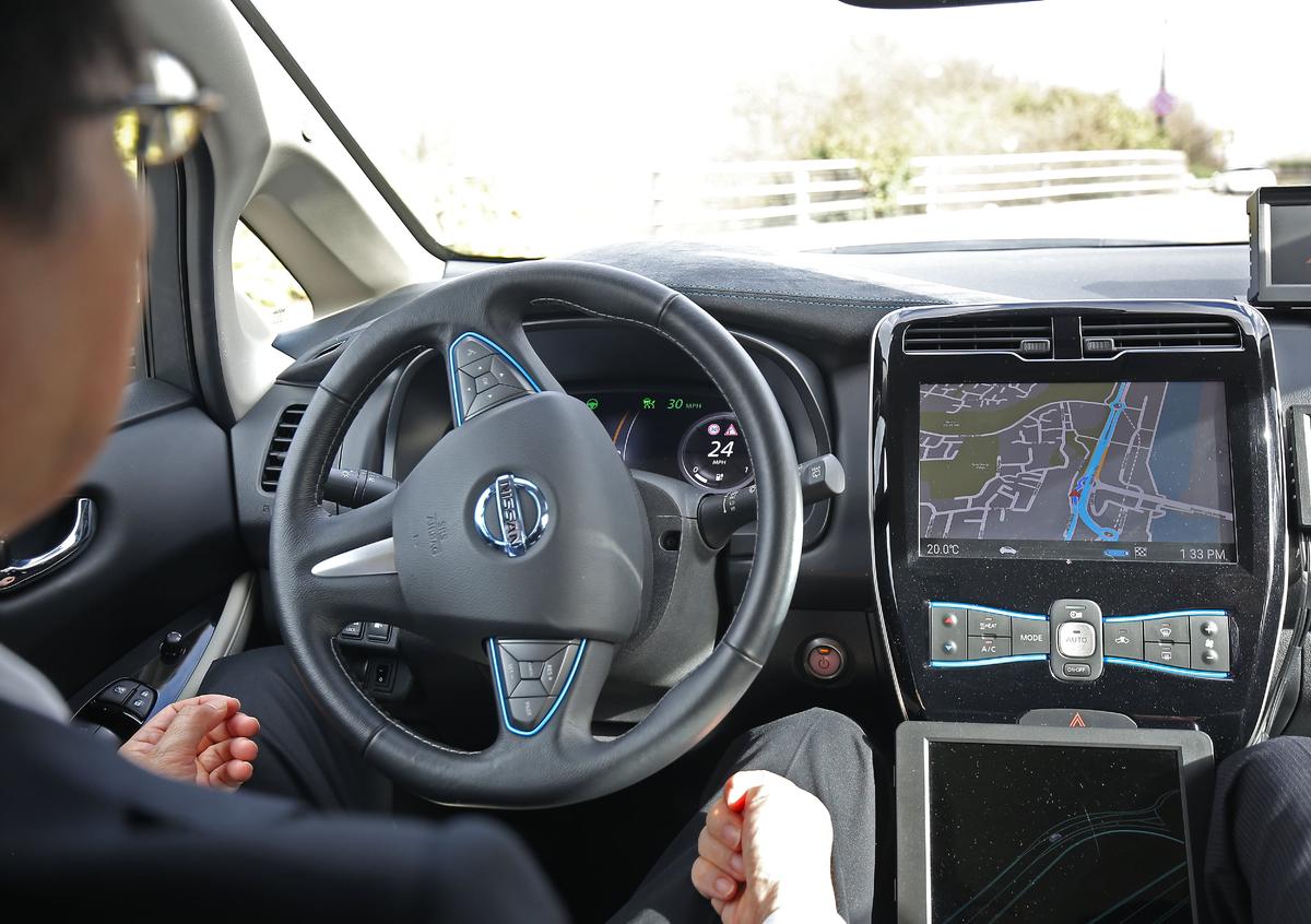 Watching TV to Be Allowed in Self-Driving Cars in UK Traffic Rule Update