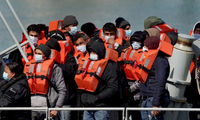 Illegal Entry to UK by Small Boats Reaches 6,000 This Year