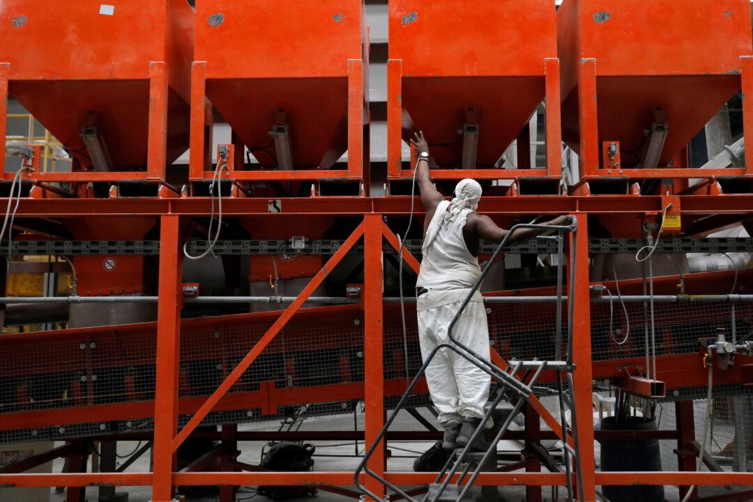 Transportation Equipment, Machinery Pull Down US Factory Orders in February