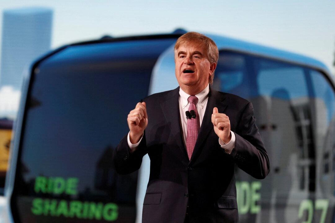 Toyota Cuts ‘22 US New-Car Sales Industry Outlook on Supply-Chain Issues