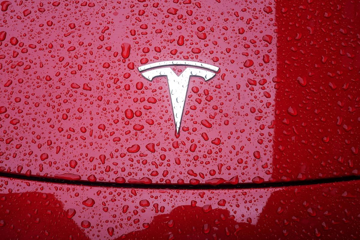 Musk Promises ‘Dedicated Robotaxi’ With Futuristic Look From Tesla
