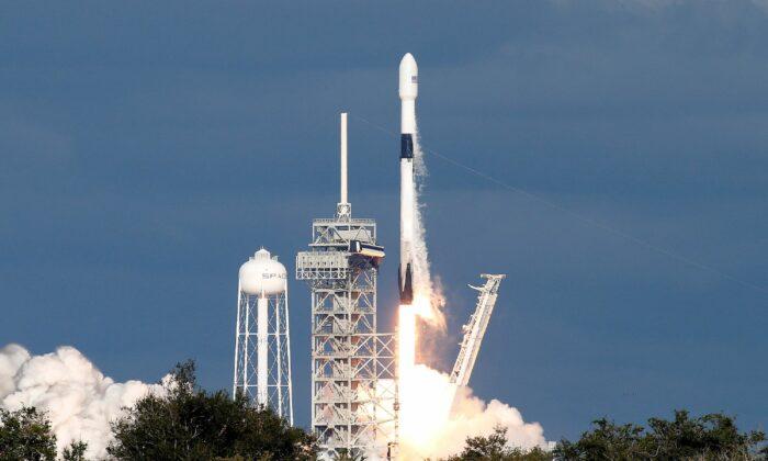 SpaceX Plans Weekend Launches From California, Florida