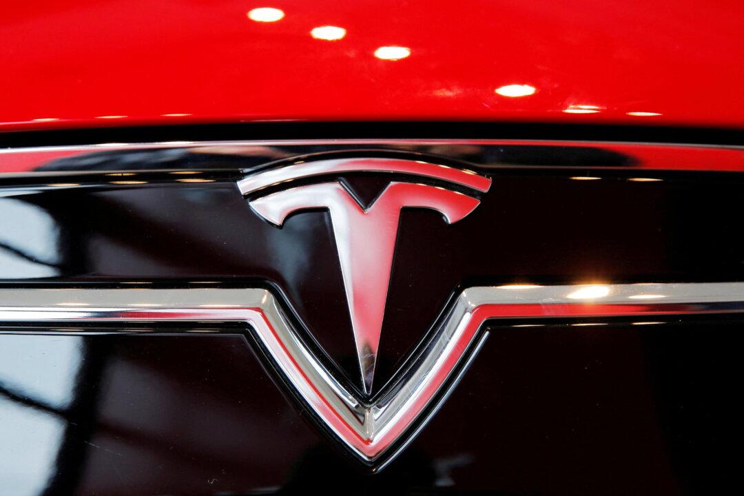 Ark’s Wood Remains Bullish on Tesla as US Recession Fears Rise