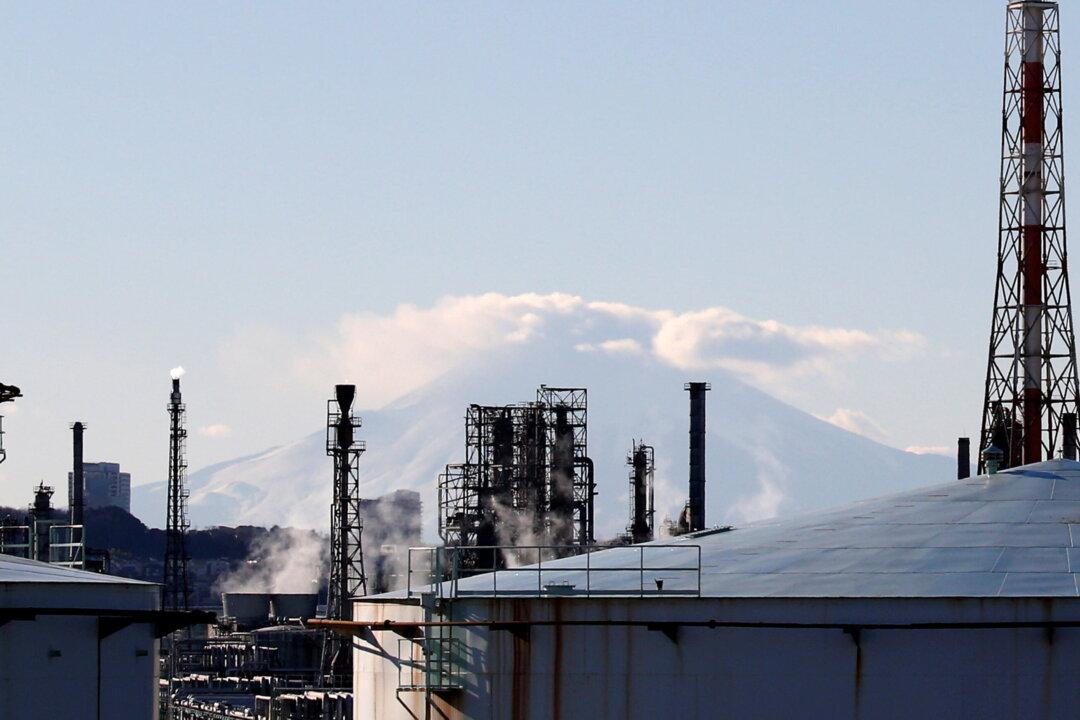 Japan’s Feb Machinery Orders Fall for 2nd Month, Adding to Growth Fears