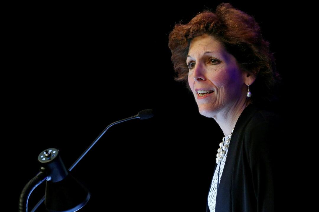 Fed Aims to Bring Elevated Inflation Under Control: Cleveland Fed President