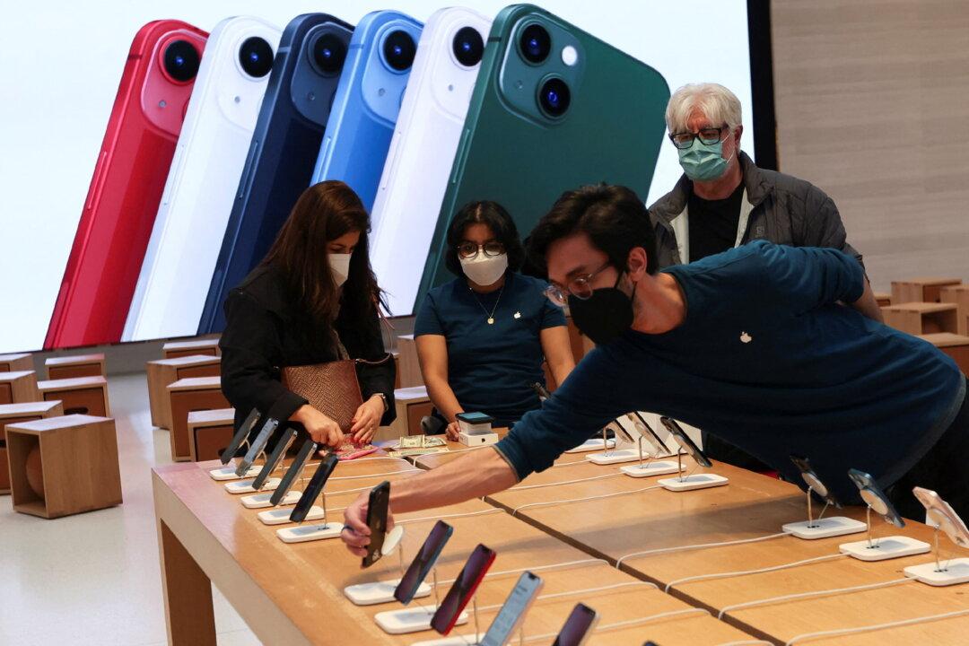 Apple, Other Manufacturers Face Major Shipment Delays as CCP Quarantine Policies Squeeze Suppliers