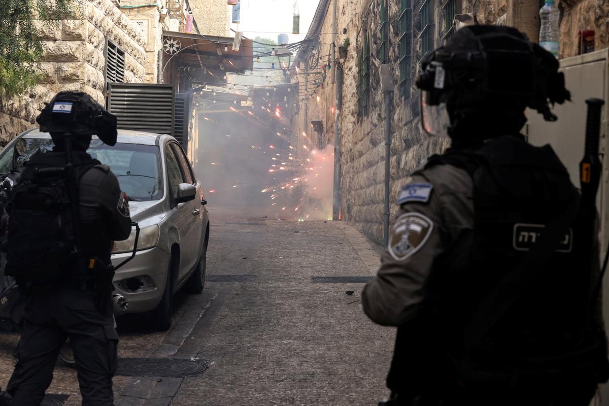 Israeli Police Arrest 9 After Clashes at Al-Aqsa Mosque
