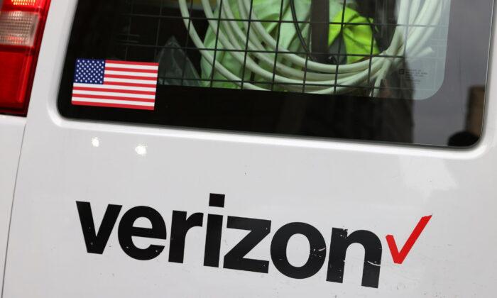 Verizon Raises Minimum Wage to $20 an Hour for US Employees