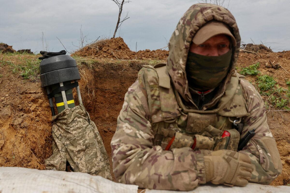 A Ukrainian serviceman stand next to a Javelin anti-tank missile, as Russia's attack on Ukraine continues, at a position in Donetsk Region, Ukraine April 18, 2022. (REUTERS/Serhii Nuzhnenko/File Photo)