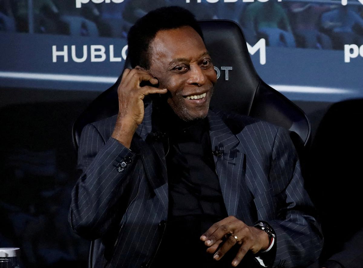 Brazil’s Pele Back in Hospital as Tumour Treatment Continues