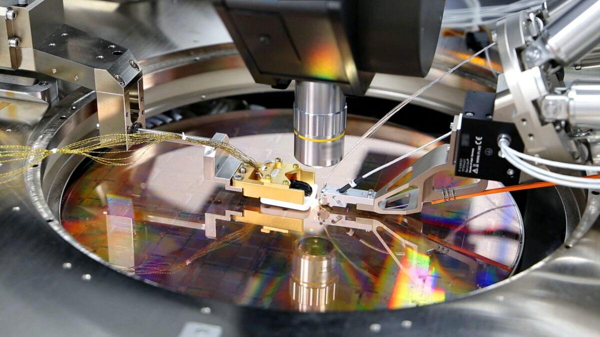 A view of a PsiQuantum Wafer, a silicon wafer containing thousands of quantum devices, including single-photon detectors, manufactured via PsiQuantum’s partnership with GlobalFoundries in Palo Alto, Calif., in March 2021. (PsiQuantum/Handout via Reuters)
