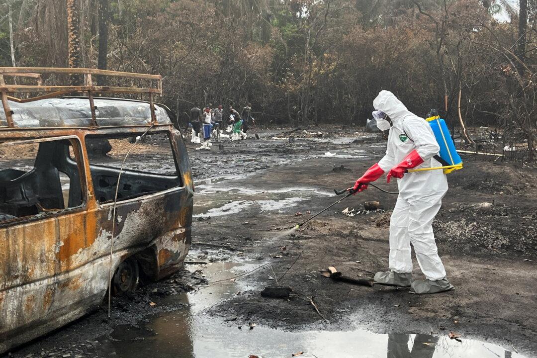 Nigeria Conducts Mass Burial for Victims of Illegal Refinery Explosion
