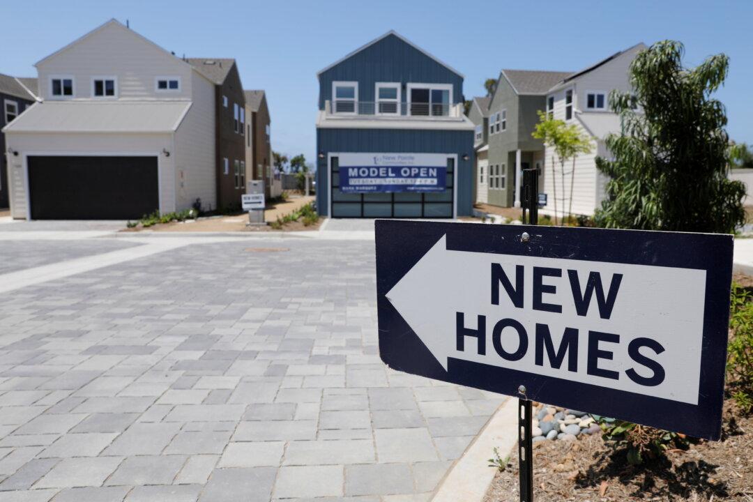New Home Sales Fall as Mortgage Rates Rise, Eroding Demand