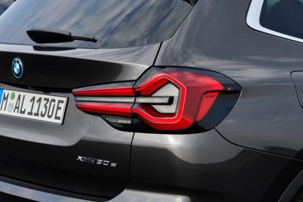 Uniquely drafted taillamps. (Courtesy of BMW)