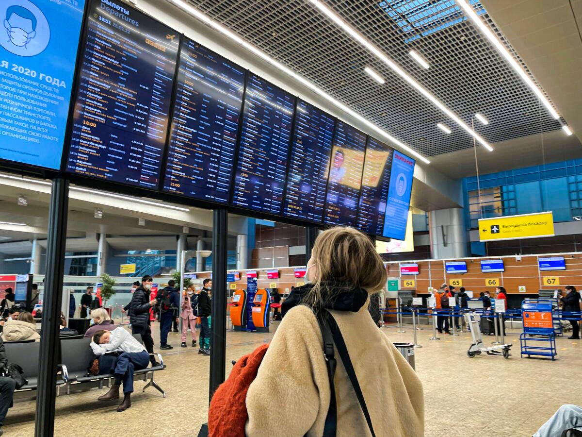 Thousands of Flights Canceled Amid Staffing, Weather Issues