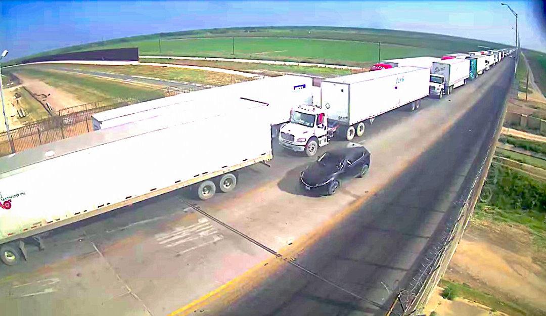 Texas Clogs Ports of Entry as State Forces Attention on Illegal Immigration