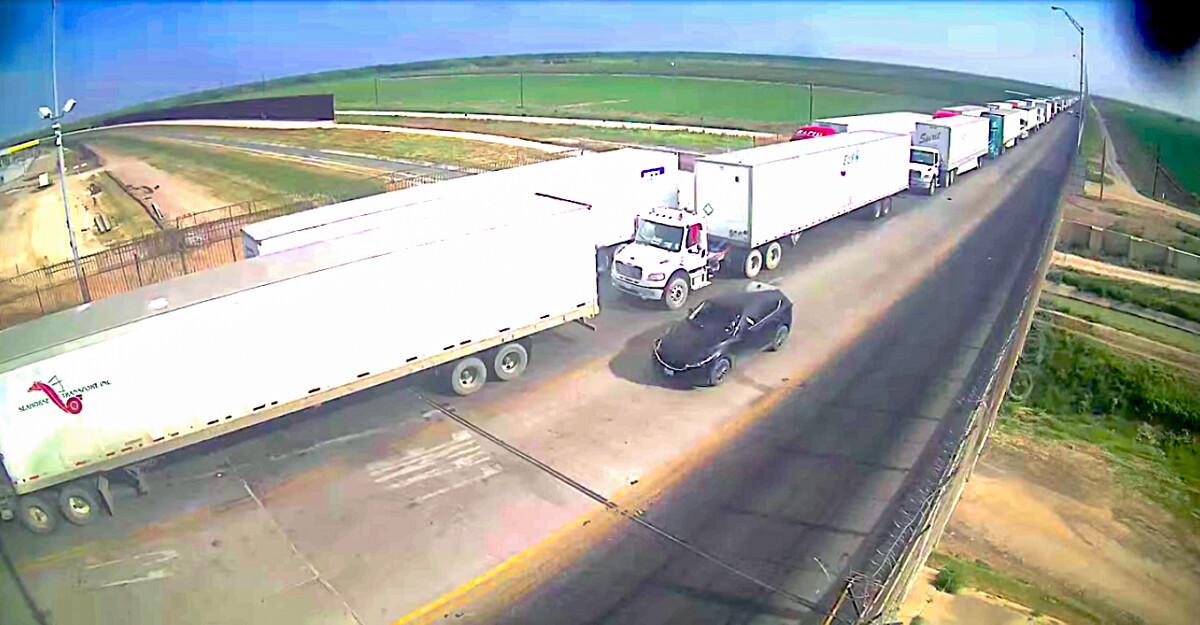 Texas Clogs Ports of Entry as State Forces Attention on Illegal Immigration