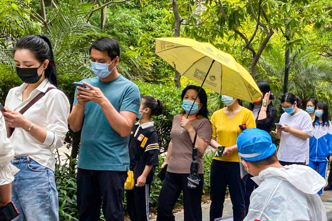 Guangzhou Closes to Most Arrivals as China’s Outbreak Grows