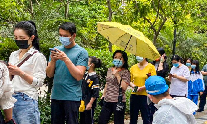 Guangzhou Closes to Most Arrivals as China’s Outbreak Grows