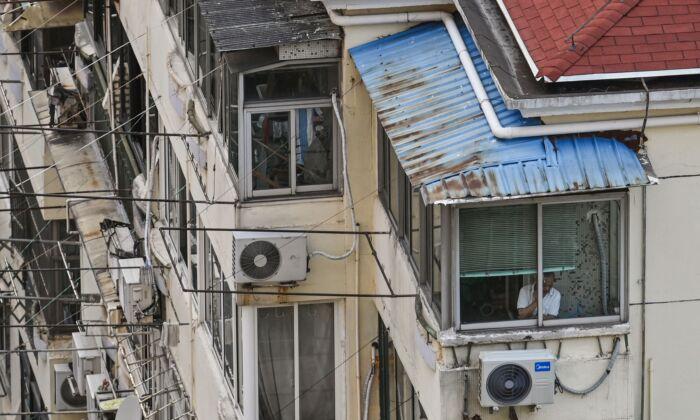 Majority of Shanghai Residents Still Locked in Despite Shutdown Easing