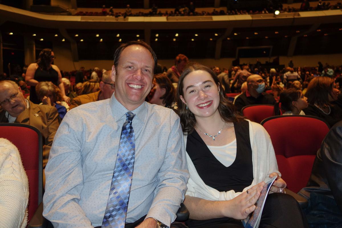 Father Gifts Daughter a Ticket to Shen Yun for Her Birthday—A Delightful Experience