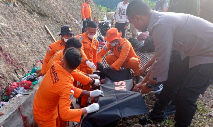 18 Dead in Overloaded Truck Crash in Indonesia’s West Papua