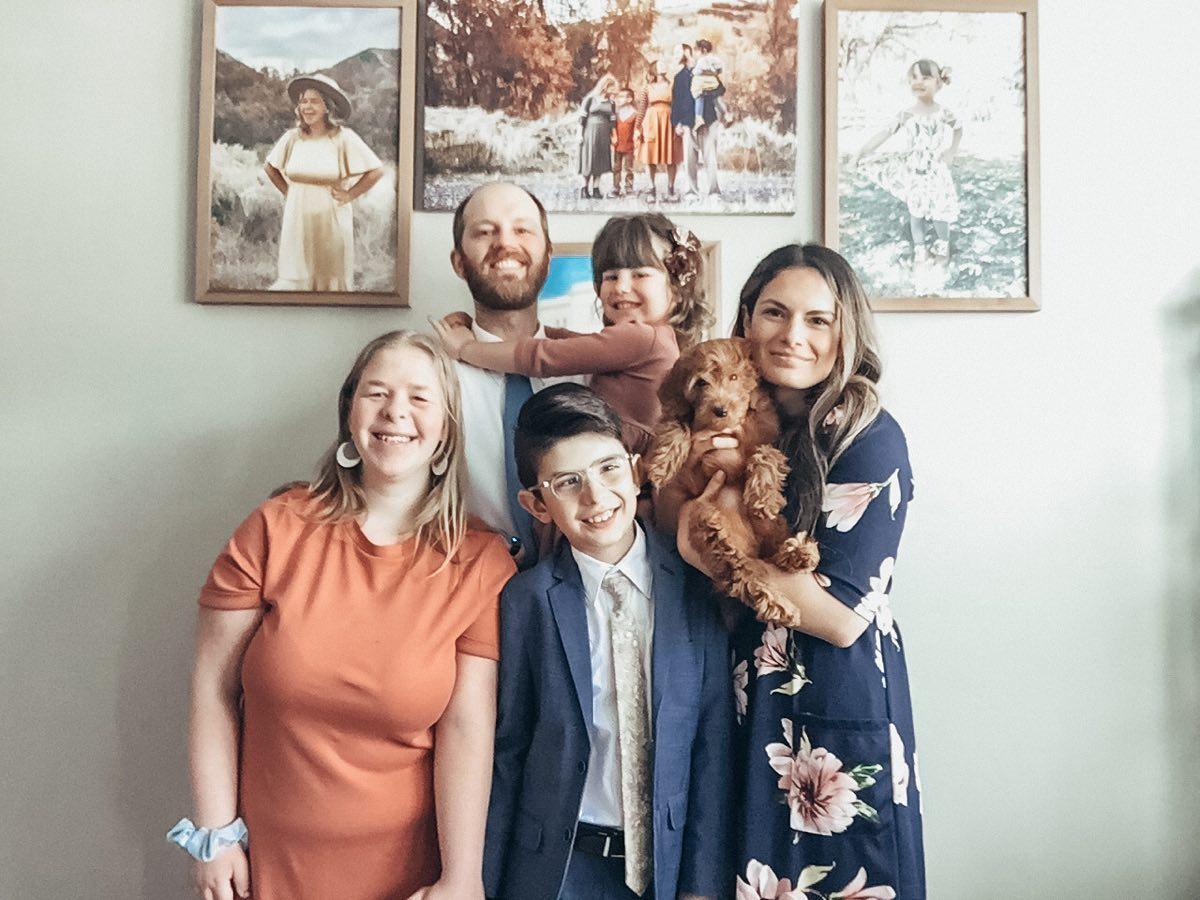 Tyler and Hilda with their three children: Jordan, 15, Ashton, 10, and Ocean, 6. (Courtesy of <a href="https://www.instagram.com/ourblindside/">Our Blind Side</a>)