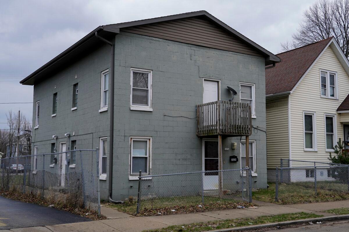 The apartment building of Frank James in Milwaukee, on April 13, 2022. (Morry Gash/AP Photo)