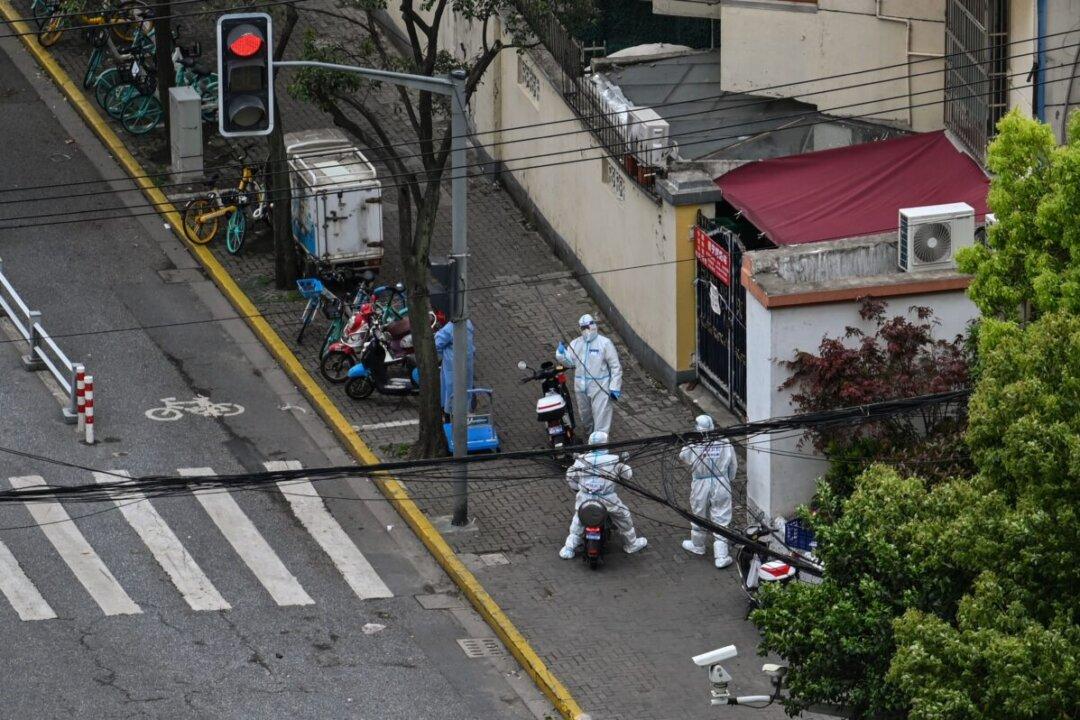 Shanghai Residents Fear the Growing Costs of Harsh Lockdown