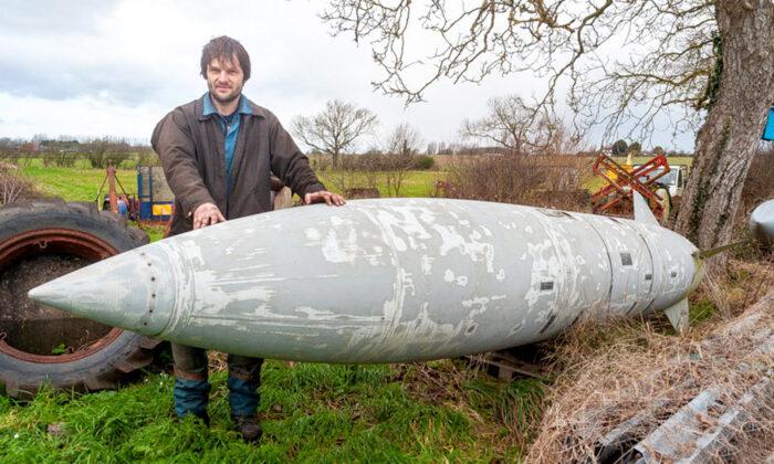 Farmer Installs Two 22-Foot Tornado Fighter Jet Fuel Tanks Outside His House to Help Confused Postmen