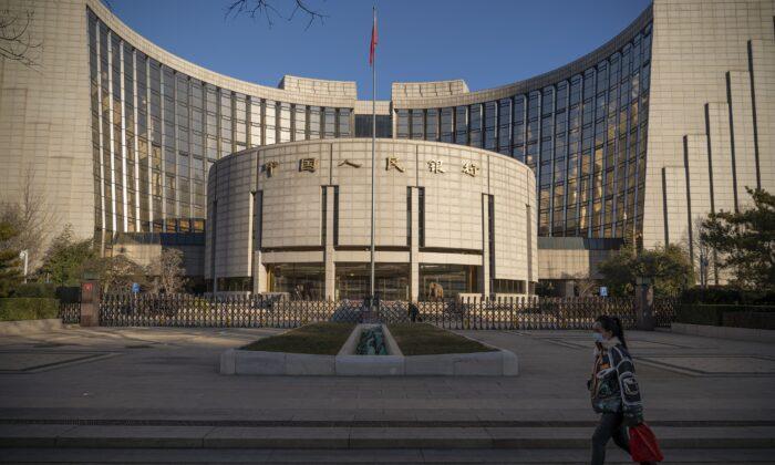 Promises From China's Central Bank Will Do Nothing to Stem Yuan's Long-Term Fall: Experts
