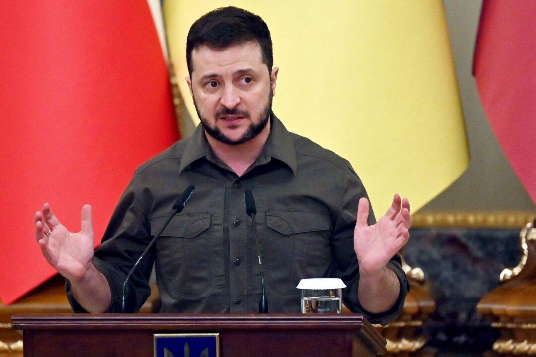 Russians Advance, Zelenskyy Expects Escalation as EU Set to Welcome Ukraine