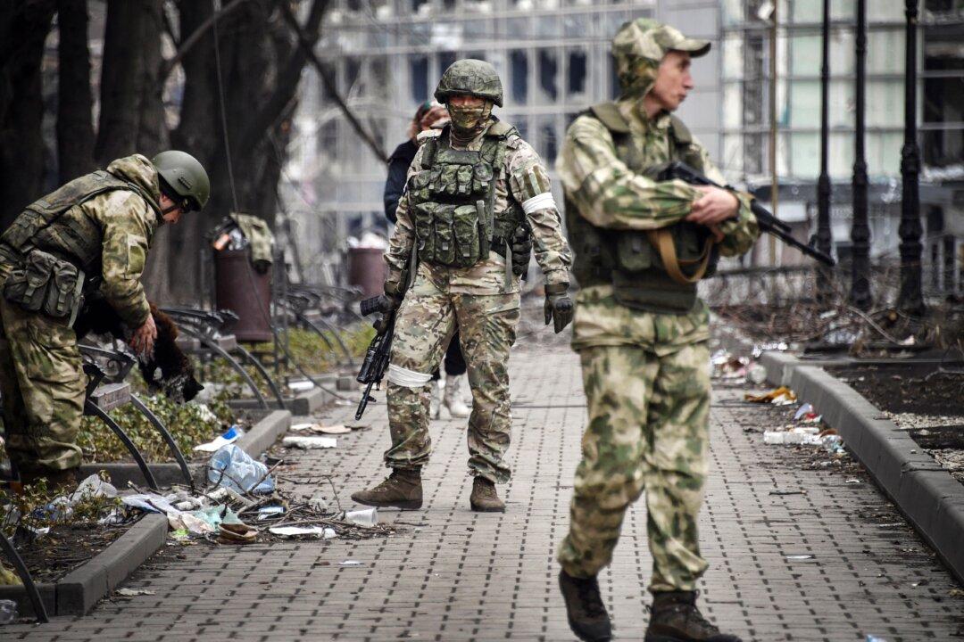 Russia–Ukraine War (April 18): Russians Fight in Streets of Ukrainian Town