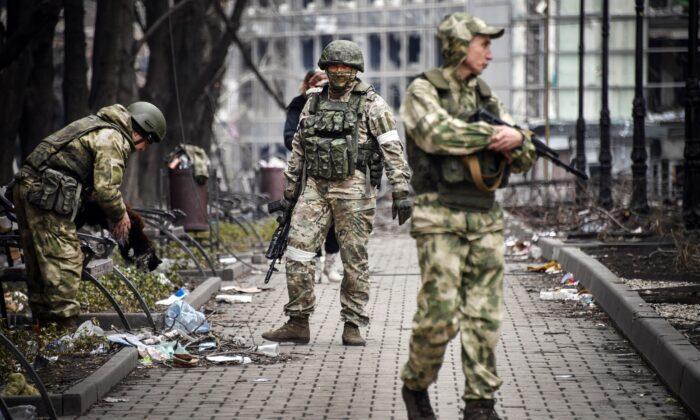 Russia–Ukraine War (April 18): Russians Fight in Streets of Ukrainian Town