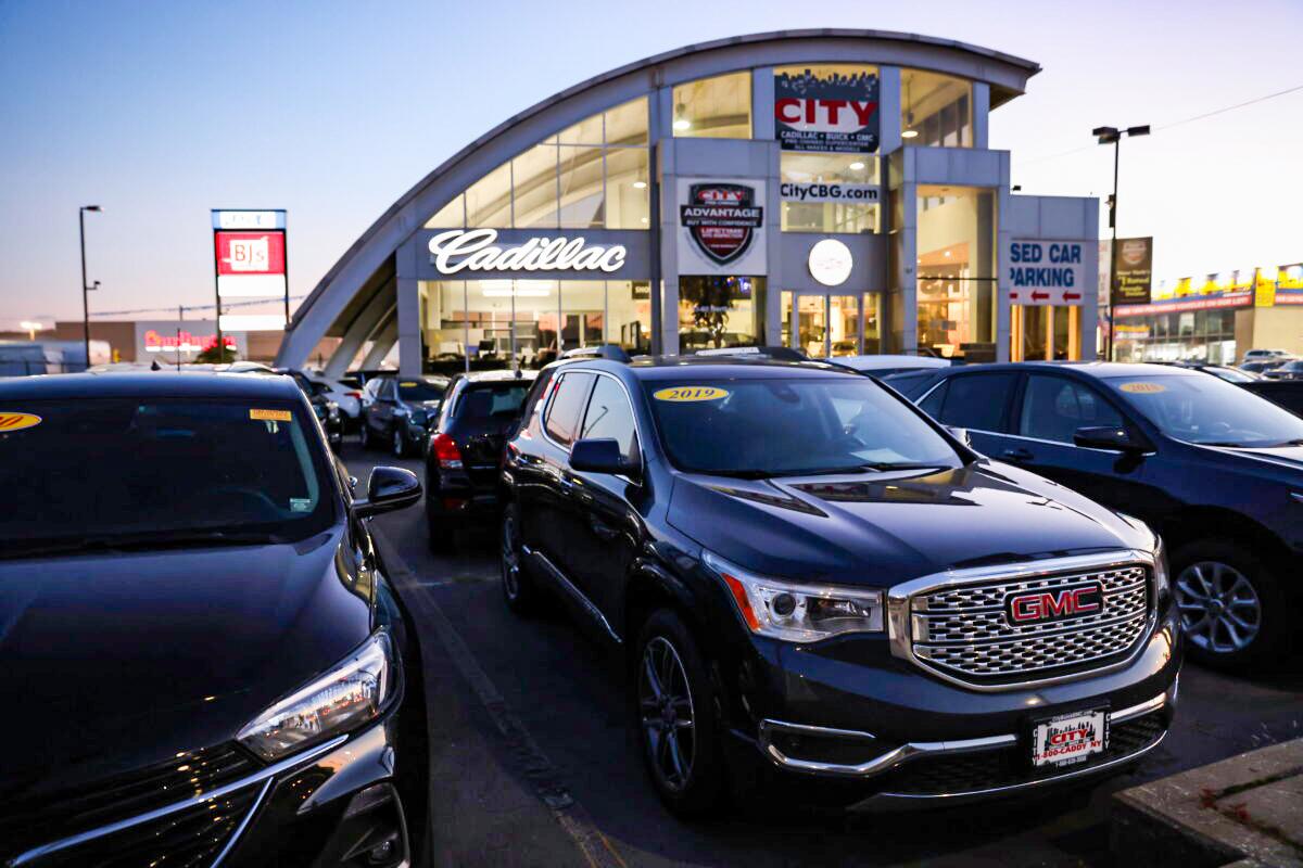 New Vehicles Fall Below Manufacturer Price for First Time in Nearly Two Years