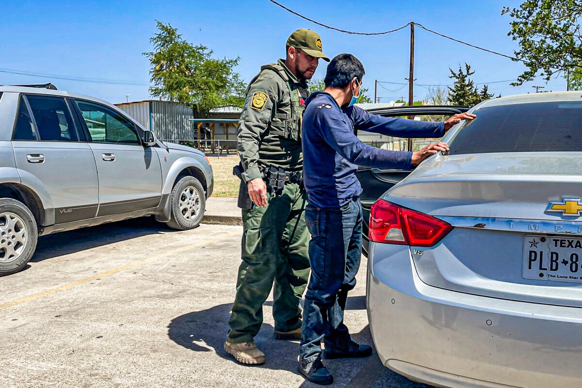 Over 221,000 Illegal Immigrants Encountered at Southwest Border in March: DHS Report