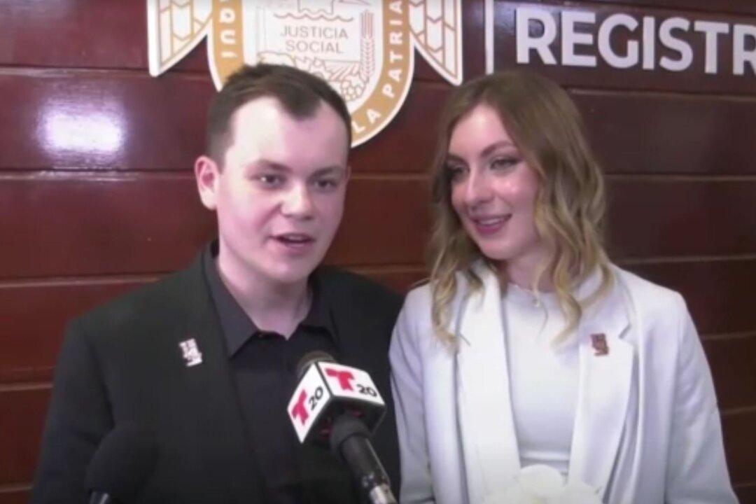 Russian Marries Ukrainian at US–Mexico Border