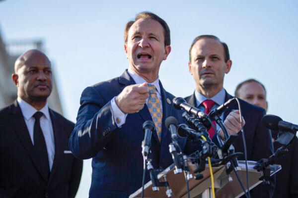 Louisiana Attorney General Jeff Landry speaks during a news conference in Washington on Jan. 22, 2020. (Drew Angerer/Getty Images)