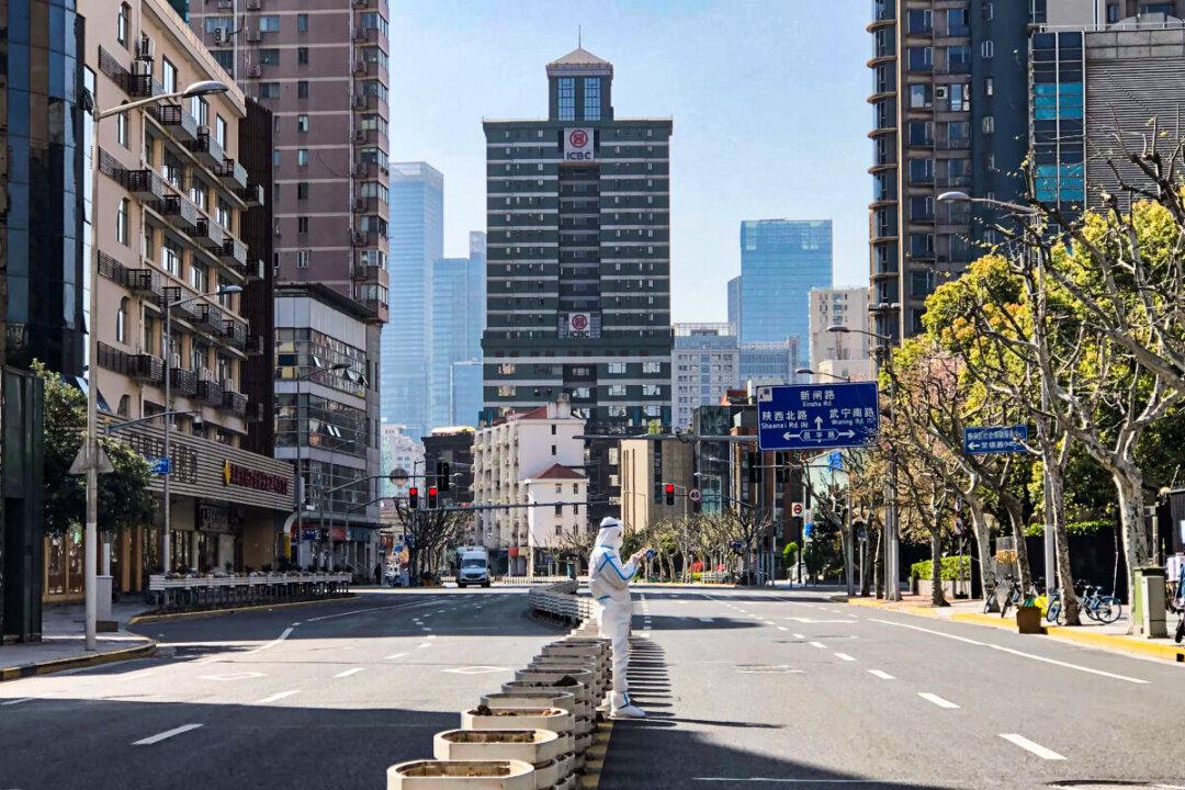 Shanghai Netizens: State Media Outlet’s Report of 1,000 Stores Being Reopened With ‘Sufficient’ Food Supplies is Fake News