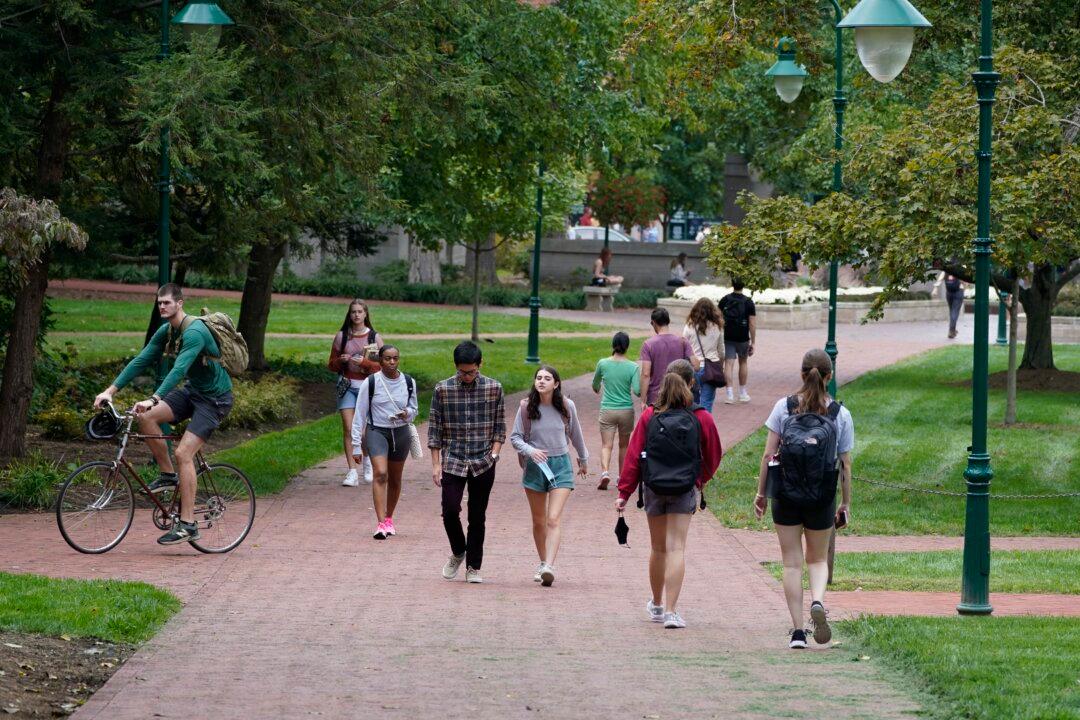 IU Indianapolis Men’s Basketball Team Safe After Bus Catches Fire