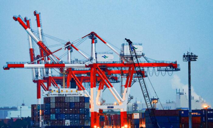 Japan Posts Trade Gap Far Wider Than Forecasts as China Exports Slow, Energy Imports Soar